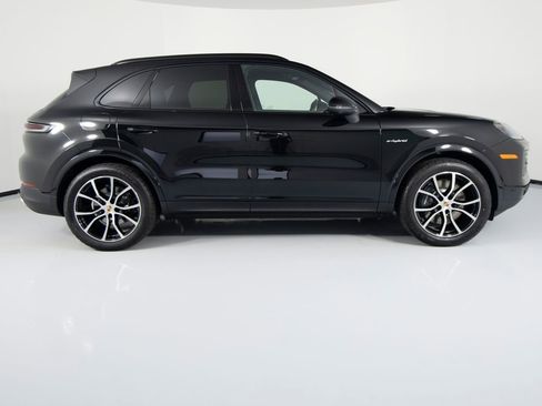 New 2026 Porsche Cayenne E-Hybrid image 10