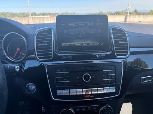 Used 2017 Mercedes-Benz GLE 43 AMG 4MATIC image 15