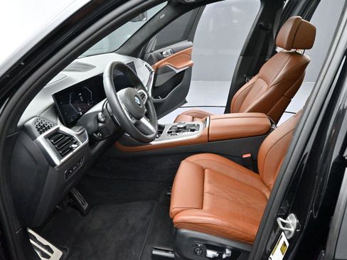 Used 2024 BMW X7 xDrive40i w/ M Sport Package image 13