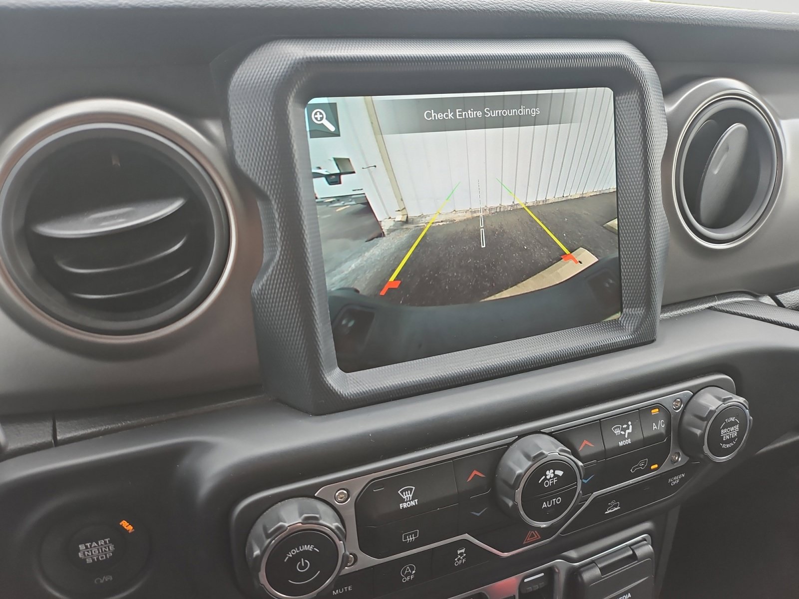 Used 2023 Jeep Gladiator Sport AWD/4WD image 30