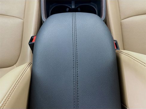 Used 2022 Toyota RAV4 Limited image 28