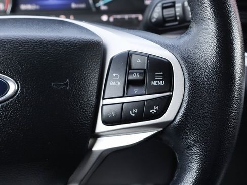 Used 2022 Ford Explorer XLT image 24