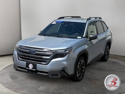 Used 2025 Subaru Forester Limited AWD/4WD image 3