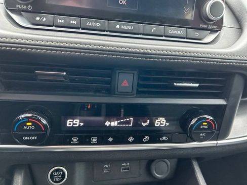 Used 2023 Nissan Rogue SV FWD image 25