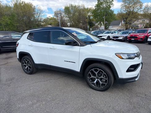 Used 2025 Jeep Compass Limited AWD/4WD image 25