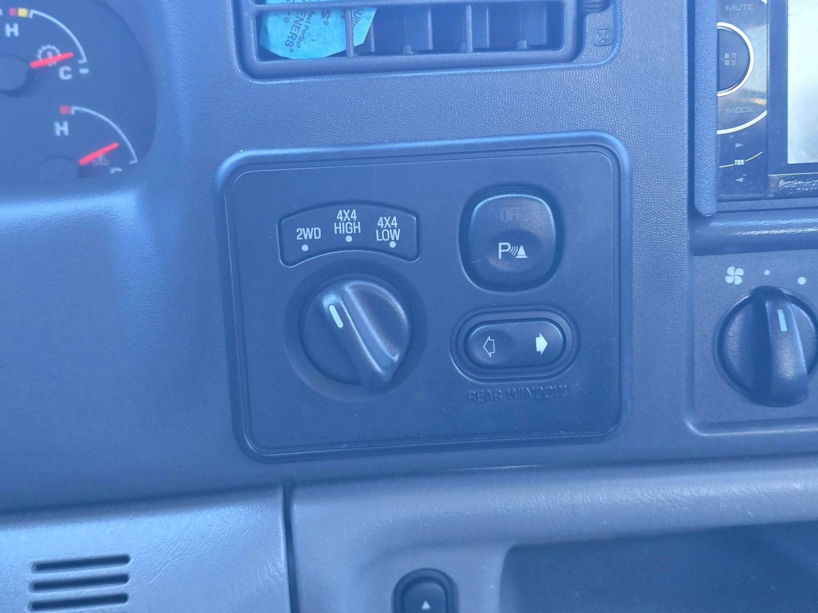Used 2004 Ford F350 Lariat AWD/4WD image 28