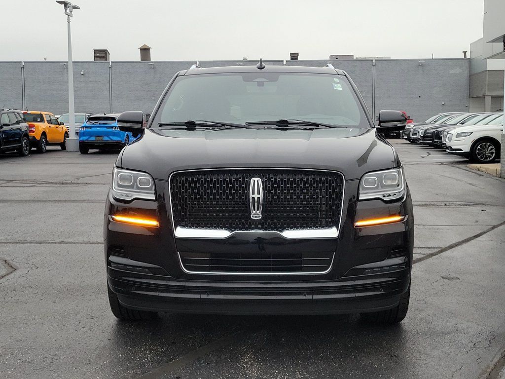 Certified 2023 Lincoln Navigator Reserve AWD/4WD image 2