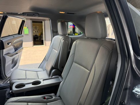 Used 2018 Toyota Highlander Limited image 17