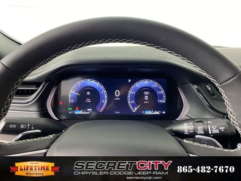 New 2026 Jeep Grand Cherokee Altitude image 17