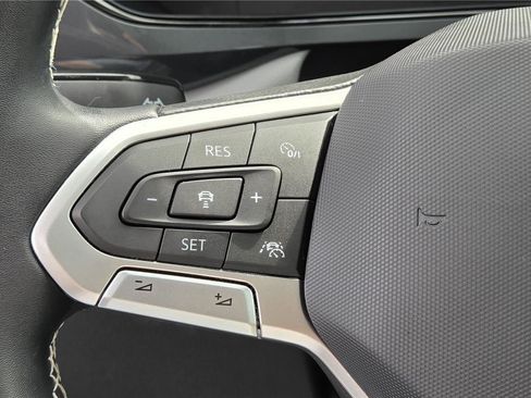 Certified 2023 Volkswagen Taos SEL AWD/4WD image 19