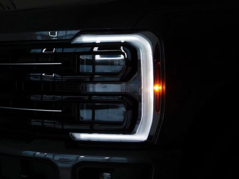 Used 2025 Ford F250 Platinum image 14