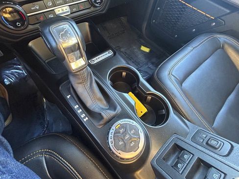 Used 2023 Ford Bronco Badlands image 17