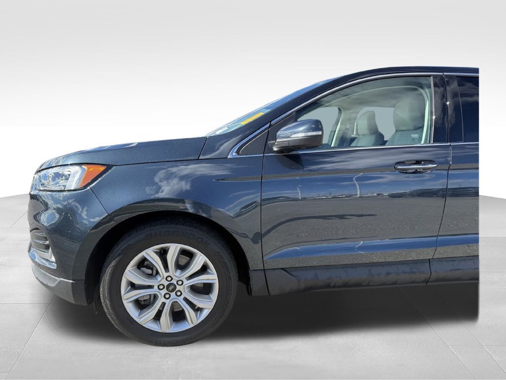 Used 2024 Ford Edge Titanium w/ Equipment Group 301A AWD/4WD image 23