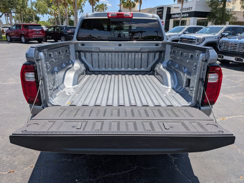 New 2026 GMC Canyon AT4 w/ AT4 Premium Package AWD/4WD image 17
