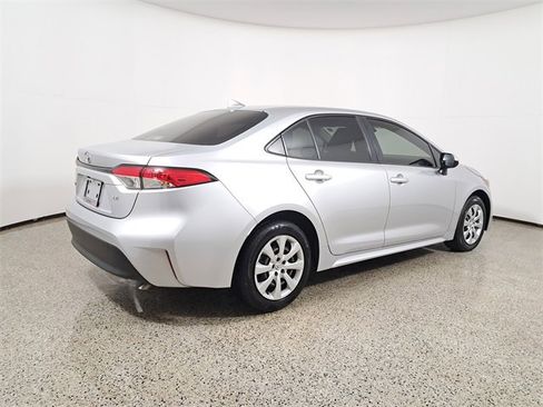 Used 2023 Toyota Corolla LE image 5
