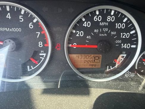 Used 2012 Nissan Pathfinder S AWD/4WD image 11