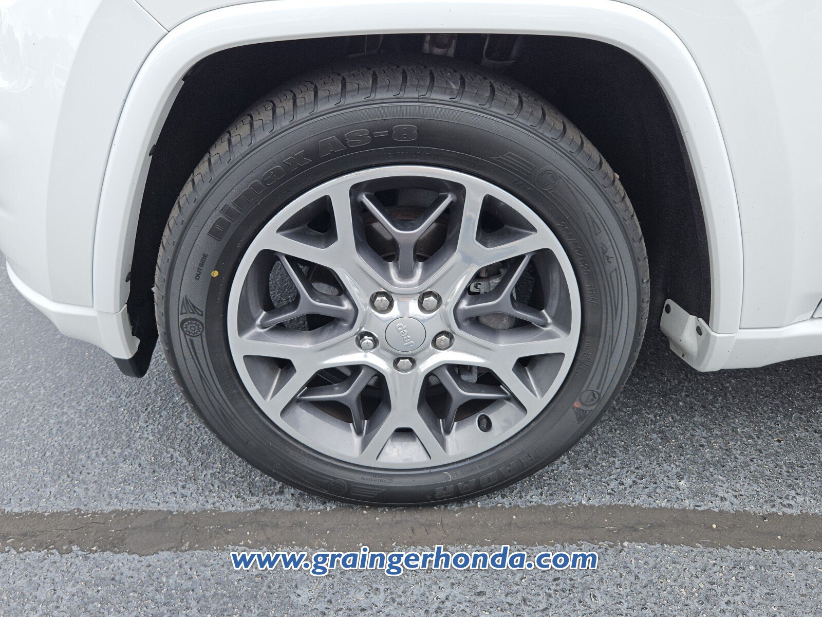 Used 2020 Jeep Grand Cherokee Overland AWD/4WD image 9