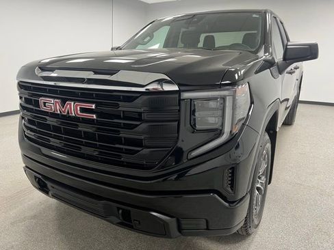 Used 2023 GMC Sierra 1500 Pro w/ Convenience Package AWD/4WD image 4