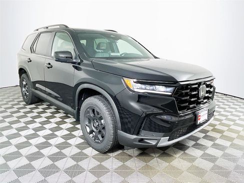 New 2025 Honda Pilot TrailSport image 1