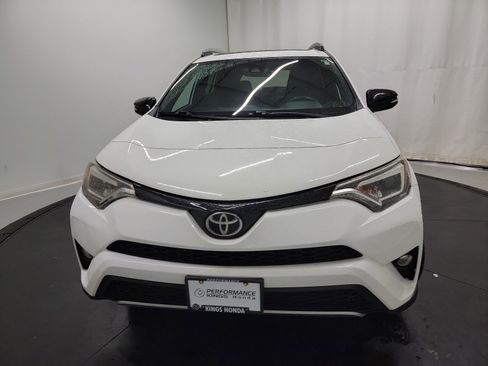 Used 2017 Toyota RAV4 SE image 2