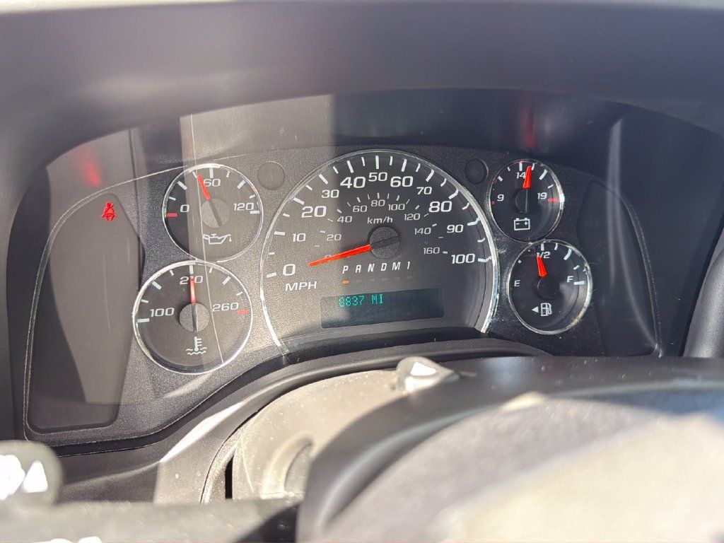Used 2025 Chevrolet Express 2500 w/ Driver Convenience Package RWD image 36