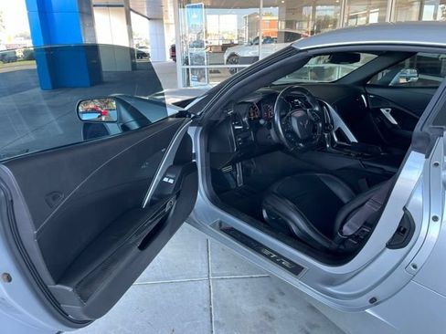 Used 2017 Chevrolet Corvette Stingray Coupe w/ Carbon Flash Badge Package RWD image 3