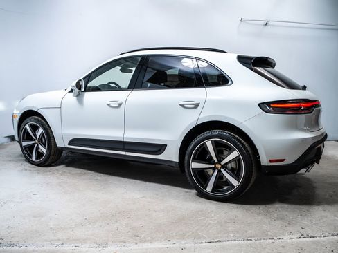 New 2026 Porsche Macan image 2