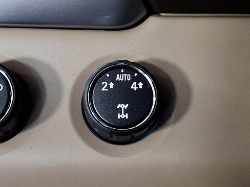 Used 2016 Chevrolet Suburban LT AWD/4WD image 15