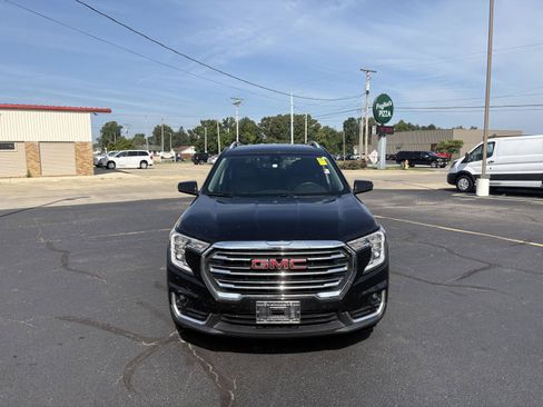 Used 2024 GMC Terrain SLT AWD/4WD image 3