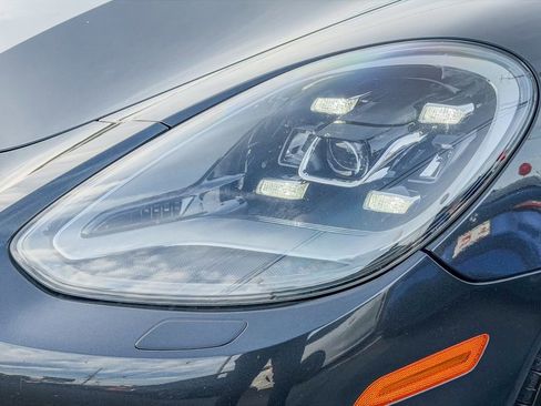 Used 2018 Porsche Panamera w/ Premium Package Plus image 3