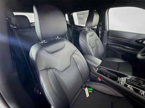 New 2026 Jeep Compass Latitude image 26