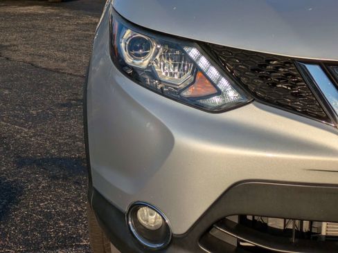 Used 2017 Nissan Rogue Sport SL w/ SL Premium Package image 10