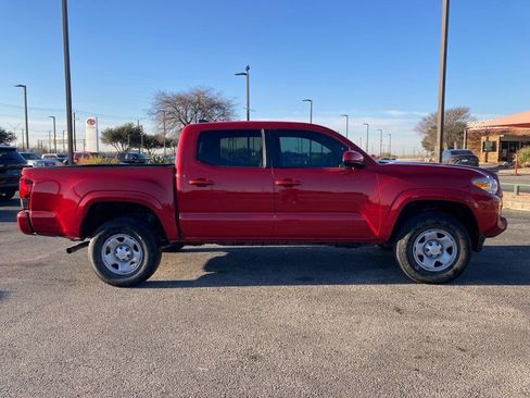 Used 2022 Toyota Tacoma SR w/ SR Convenience Package image 3