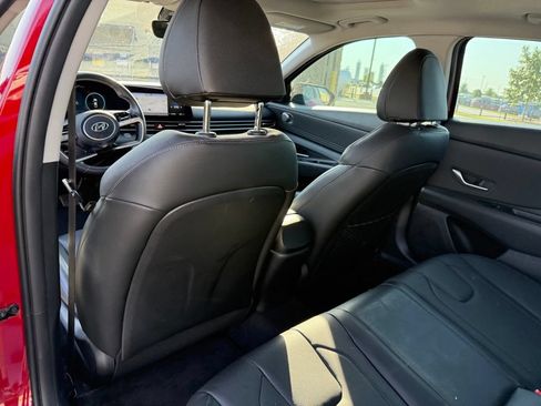 Certified 2022 Hyundai Elantra Limited FWD image 9