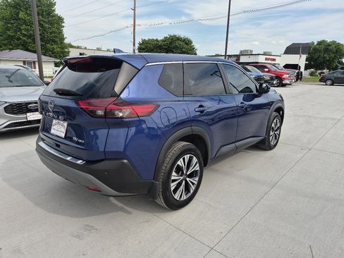 Used 2023 Nissan Rogue SV AWD/4WD image 6
