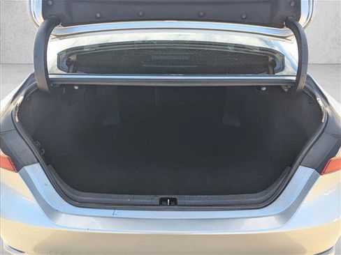 Used 2018 Toyota Camry LE image 17