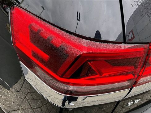 Used 2024 Volkswagen Atlas SE image 22