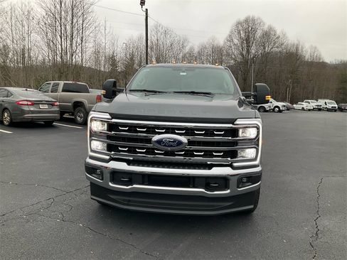 New 2026 Ford F250 Lariat w/ FX4 Off-Road Package image 2