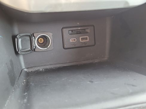 Used 2023 GMC Acadia SLE w/ Driver Convenience Package FWD image 28