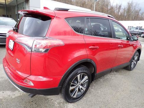 Certified 2017 Toyota RAV4 XLE image 4