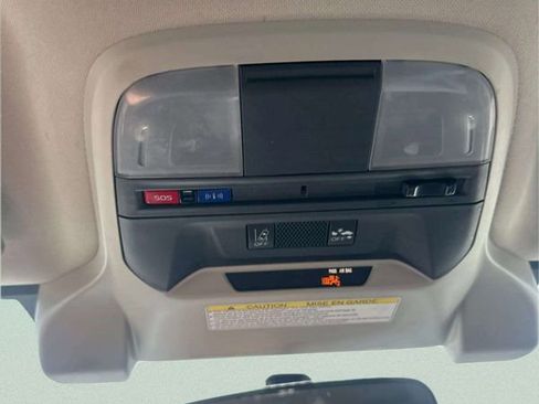 Used 2019 Subaru Crosstrek 2.0i Premium w/ Eyesight System image 32