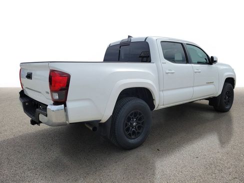 Used 2019 Toyota Tacoma SR5 AWD/4WD image 4