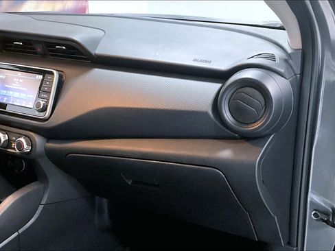 Used 2022 Nissan Kicks S image 21