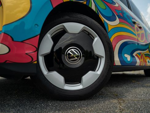 Used 2025 Volkswagen ID. Buzz Pro S RWD image 38