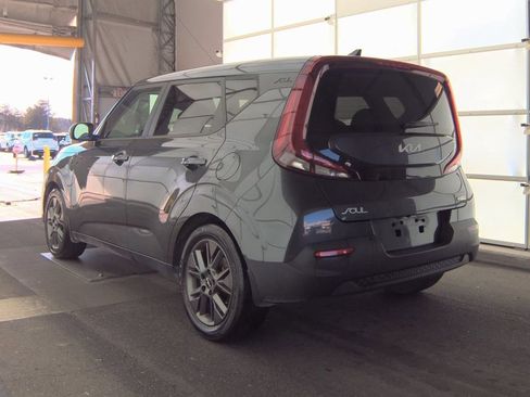 Used 2022 Kia Soul EX image 4
