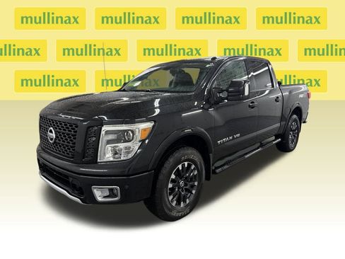 Used 2019 Nissan Titan PRO-4X w/ Pro-4x Convenience Package image 14