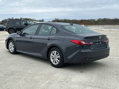 Used 2025 Toyota Camry LE image 3