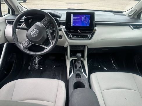 Used 2024 Toyota Corolla Cross LE w/ Moonroof Package AWD/4WD image 19