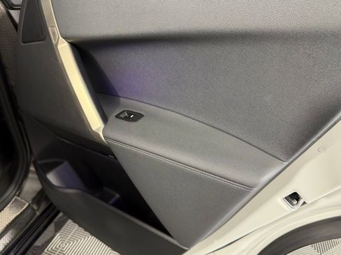 Used 2023 BMW iX xDrive50 w/ Sport Package image 30