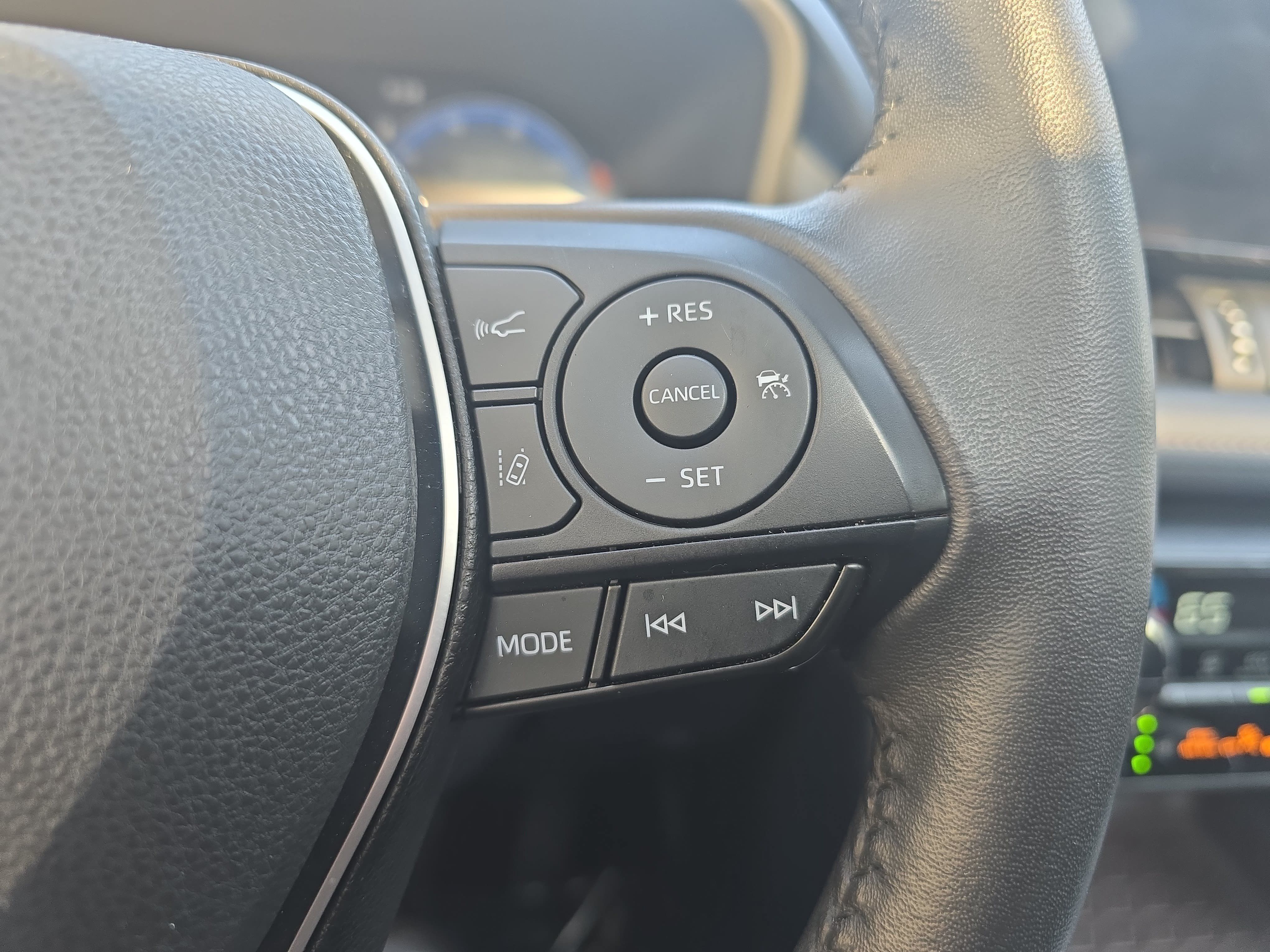 Used 2023 Toyota RAV4 Limited FWD image 18